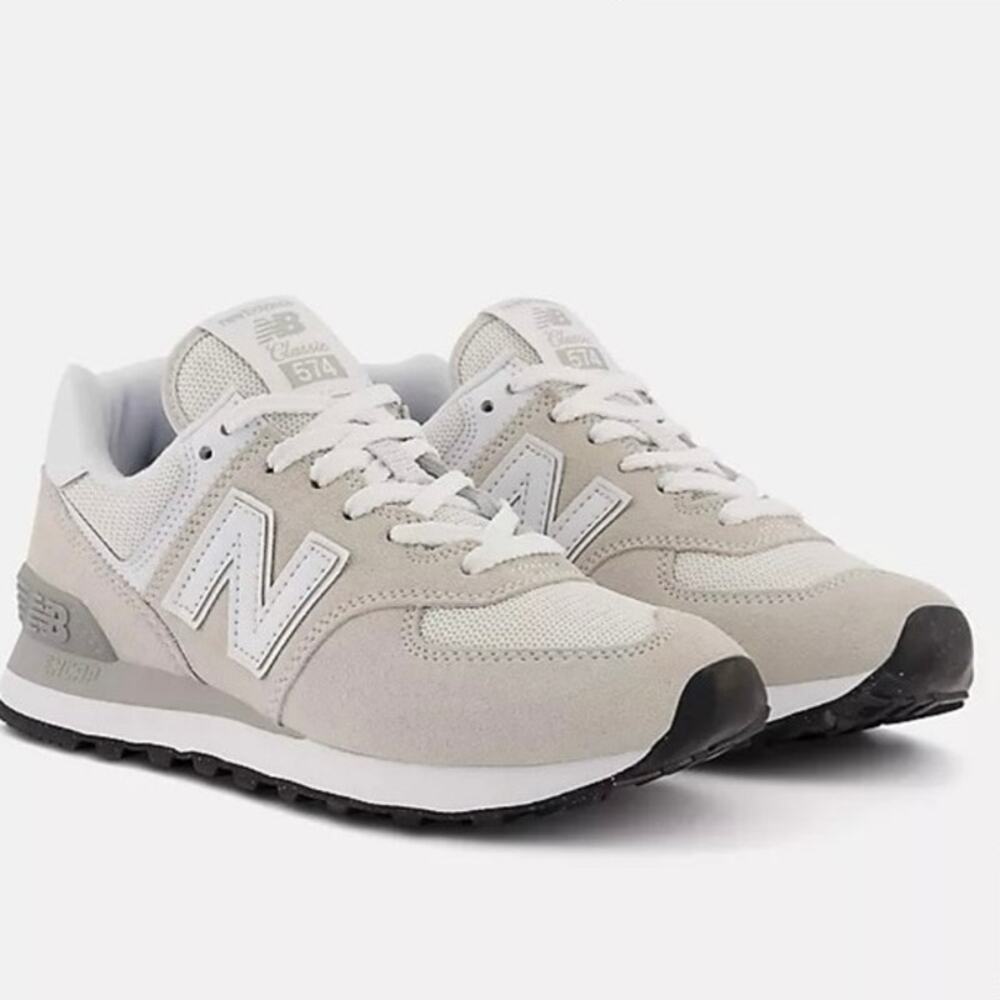NWOB Women’s New Balance 574 Core in Nimbus Cloud w/White SZ 6